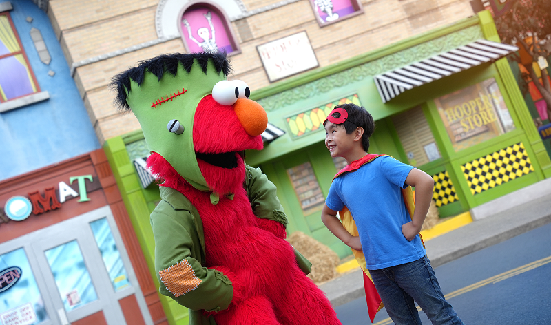 halloween elmo boy.