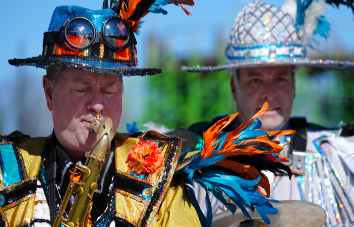 Mummers Band Strolling Shows