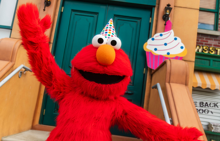 Elmo and a cupcake for Sesame Birthday.