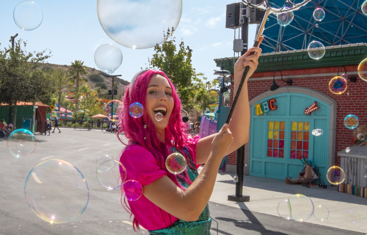Bubble artist.
