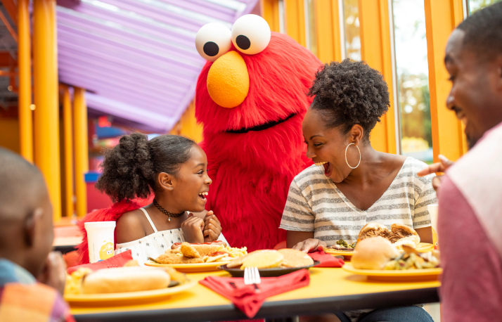 Elmo dine for mardi gras.