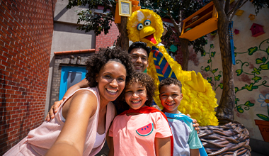 Big Bird meet and greet with guests