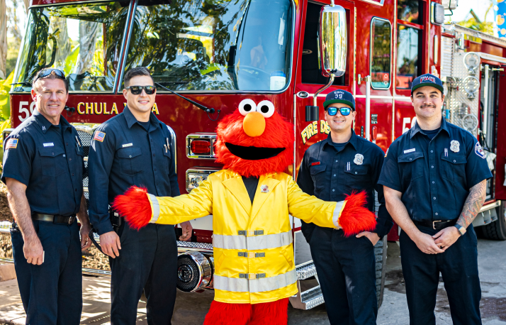 Elmo Fire Engine Super Grovers Neighborhood Heros Weekend